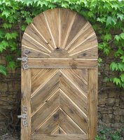 Porte cre en bardage ancien